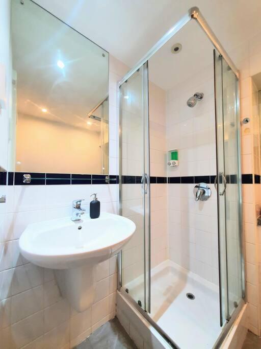 Contemporary Modern Studio Apartment - City Centre Μπέρμιγχαμ Εξωτερικό φωτογραφία