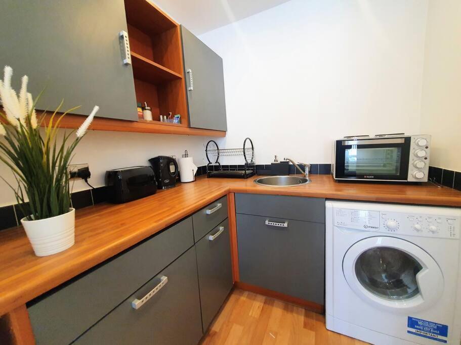 Contemporary Modern Studio Apartment - City Centre Μπέρμιγχαμ Εξωτερικό φωτογραφία